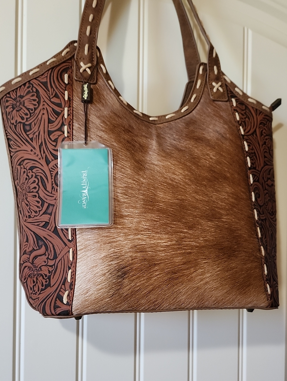 Trinity Ranch Cowhide Tooled Tote Bag Conceal Carry NWT - Picture 2 of 14